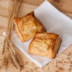 Слойка каприз с начинкой крем творог и джем